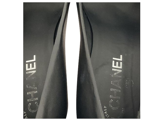 Timeless Pumps con piattaforma nascosta Chanel CC in pelle nera Nero - vista 5