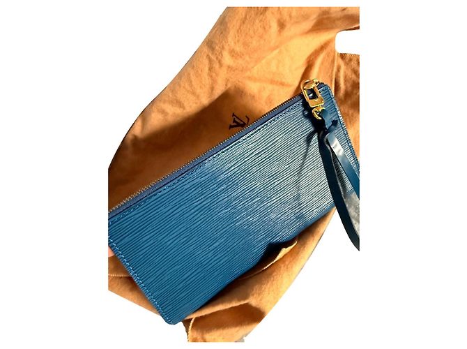 Cartera Louis Vuitton de cuero Épi azul – Hecha en Francia con correa de muñeca Azul marino - vista 2