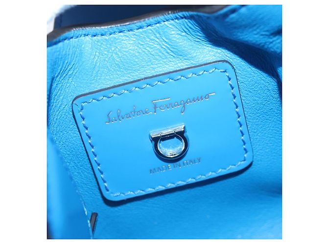 Borsa a mano in pelle blu argento Gancini di Salvatore Ferragamo Auth 103652AM - vista 10