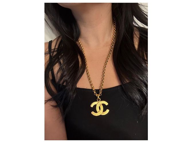 Chanel Vintage Large Gold CC Logo Pendant Chain Necklace Gold hardware - view 11