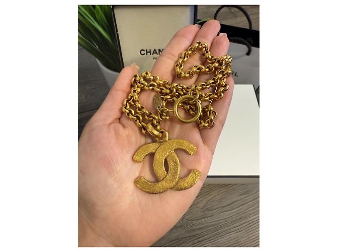 Chanel Vintage Large Gold CC Logo Pendant Chain Necklace Gold hardware - view 6