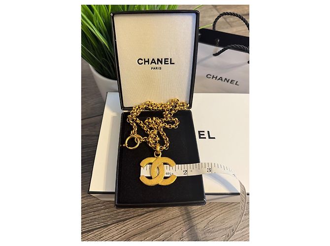 Chanel Vintage Large Gold CC Logo Pendant Chain Necklace Gold hardware - view 8