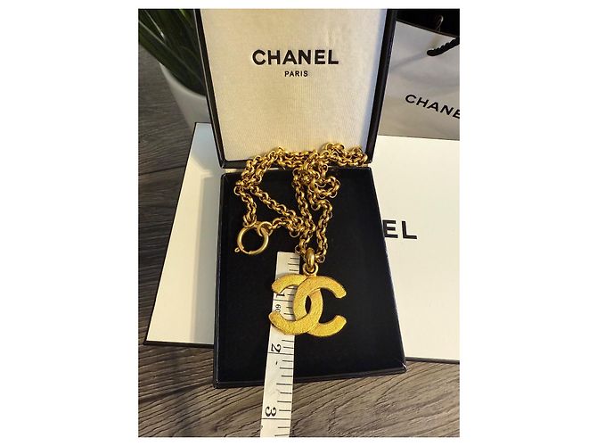 Chanel Vintage Large Gold CC Logo Pendant Chain Necklace Gold hardware - view 9