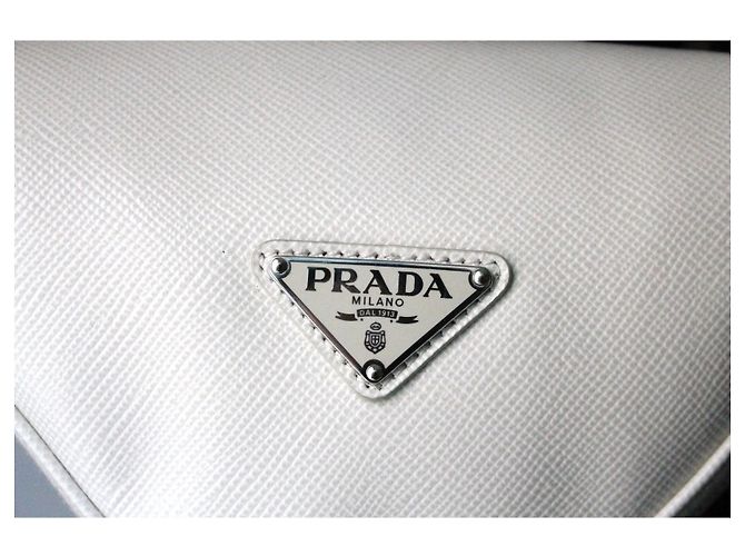 Borsa a mano Prada Triangle in pelle bianca Bianco - vista 3