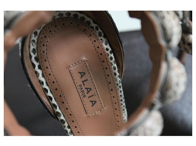 Alaïa Pumps aus exotischem Leder Weiß Grau Beige - Ansicht 9