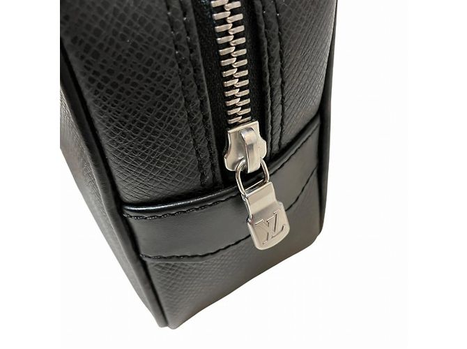 Borsa Clutch Louis Vuitton Taiga Karuga Nero Grigio - vista 6