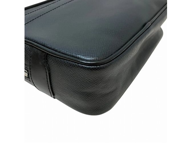 Borsa Clutch Louis Vuitton Taiga Karuga Nero Grigio - vista 8