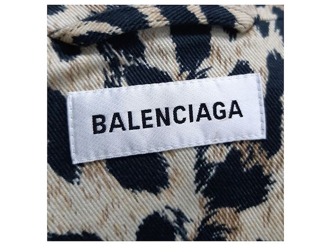 Casaco com cinto Balenciaga em algodão estampado de animal - vista 4