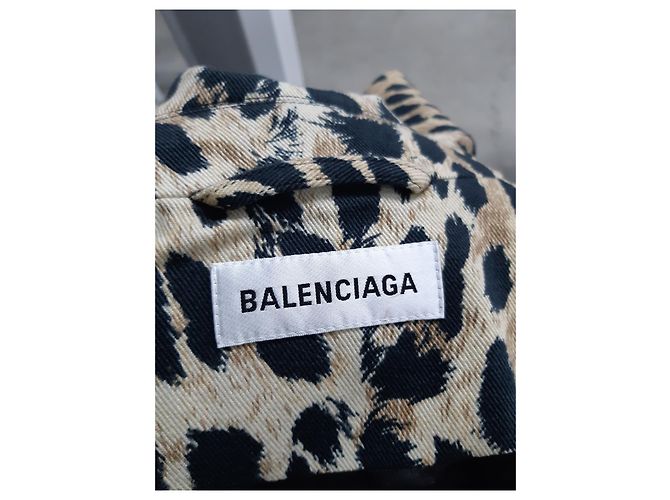 Casaco com cinto Balenciaga em algodão estampado de animal - vista 9