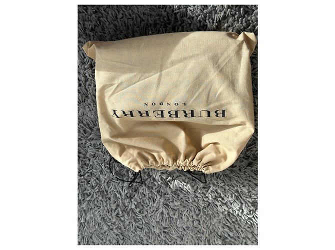 Nuova borsa baguette Burberry beige con etichetta - vista 3