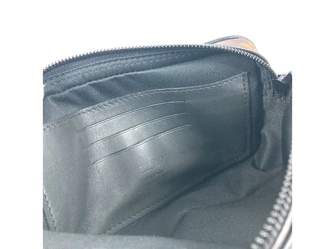 Borsa Clutch Volga Monogramma Solare Louis Vuitton Marrone Nero Arancione - vista 7