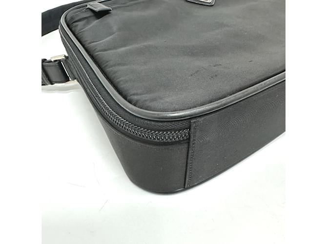 Borsa 2WAY Triangle Plate V147S di Prada Nero - vista 6