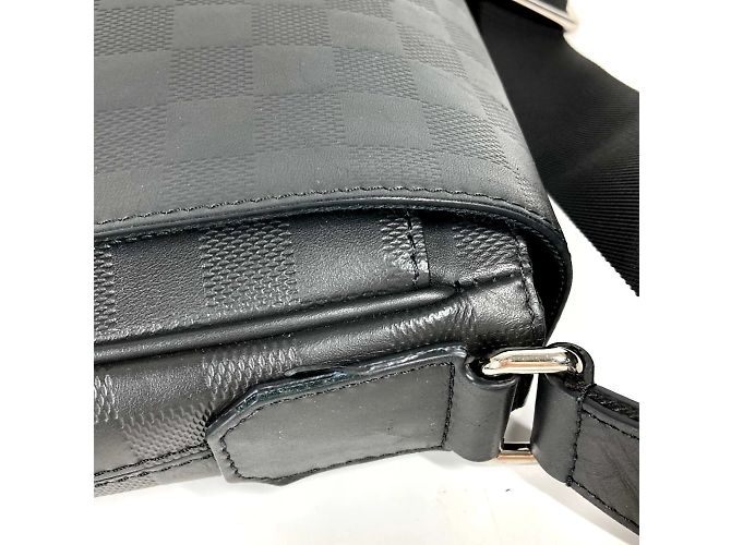 Borsa a tracolla Louis Vuitton Damier Infini District PM Nero - vista 7