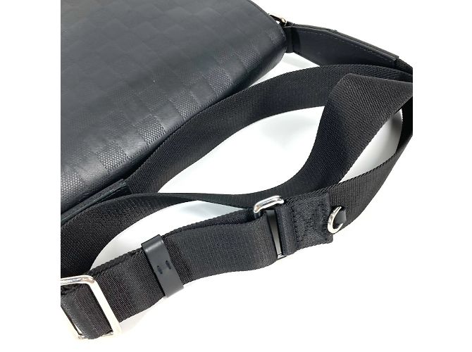 Borsa a tracolla Louis Vuitton Damier Infini District PM Nero - vista 8
