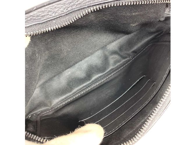 Borsa Pochette Volga in Taurillon Monogram Louis Vuitton Nero - vista 11