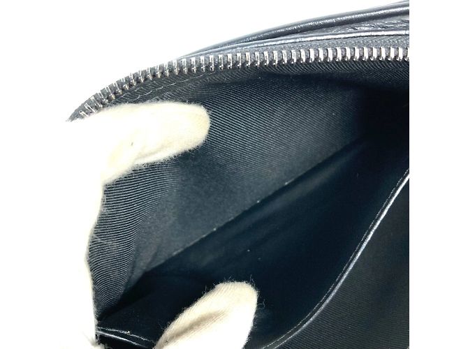 Borsa Pochette Volga in Taurillon Monogram Louis Vuitton Nero - vista 13
