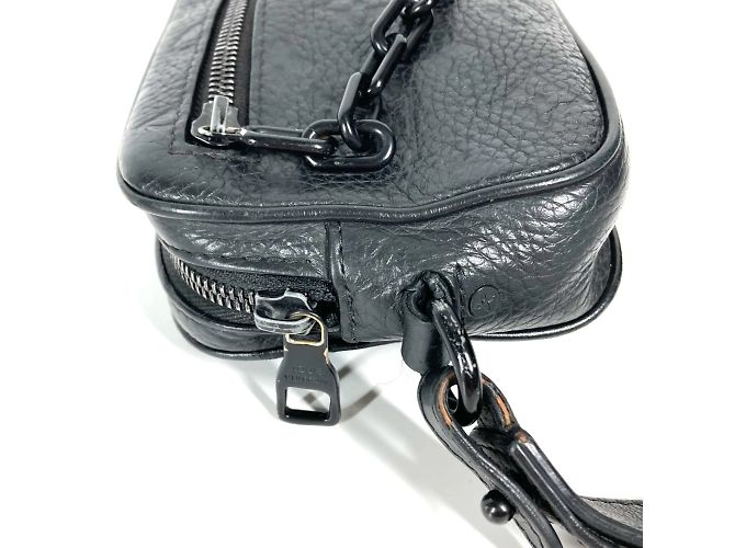Borsa Pochette Volga in Taurillon Monogram Louis Vuitton Nero - vista 3