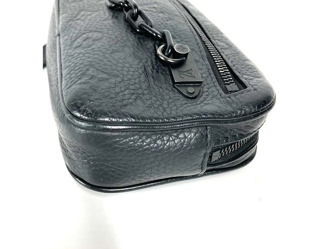 Borsa Pochette Volga in Taurillon Monogram Louis Vuitton Nero - vista 8