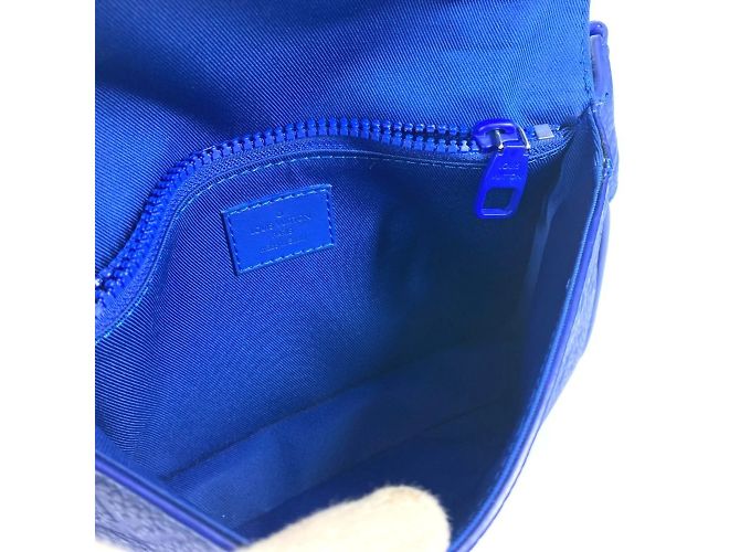 Borsa Sling S Rock in Taurillon Monogram Louis Vuitton Blu - vista 10