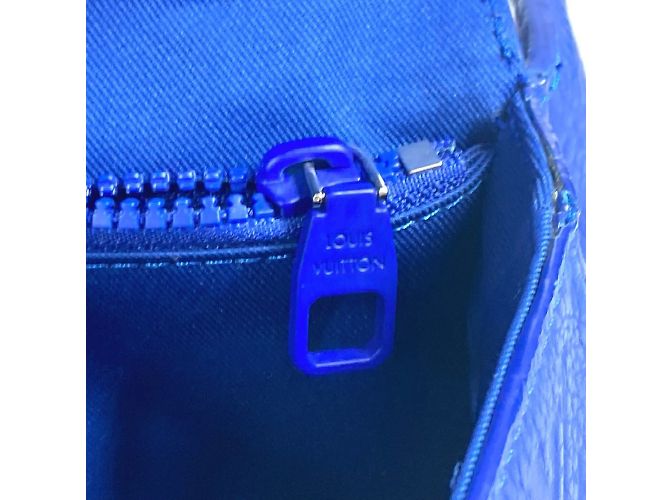 Borsa Sling S Rock in Taurillon Monogram Louis Vuitton Blu - vista 12
