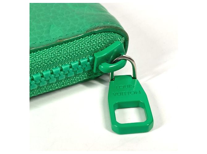 Cartera larga de cuero Taurillon verde Louis Vuitton - vista 7