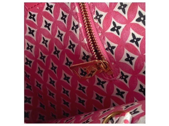 Louis Vuitton Monogram On Go PM Tasche am Pool Pink Weiß - Ansicht 16