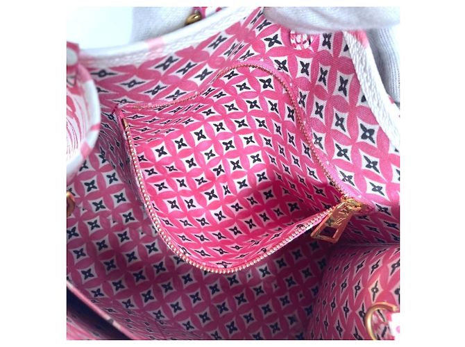Louis Vuitton Monogram On Go PM Tasche am Pool Pink Weiß - Ansicht 17