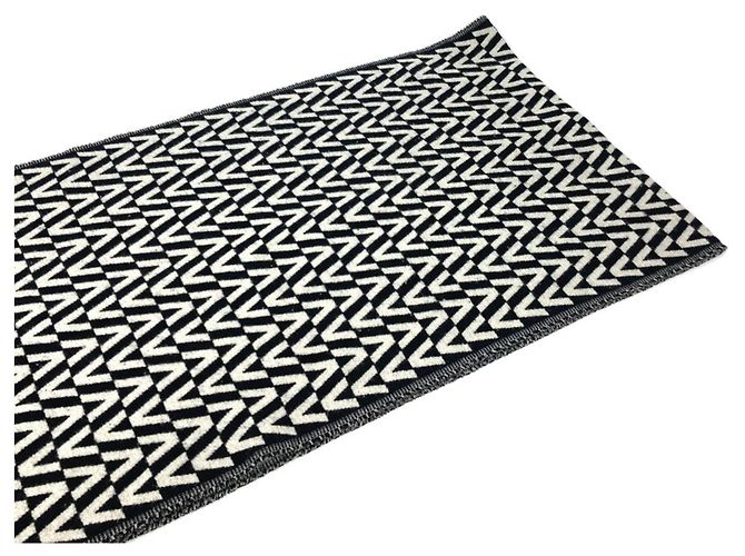 Valentino Bicolor Cashmere Schal mit Fransen Schwarz Weiß - Ansicht 6
