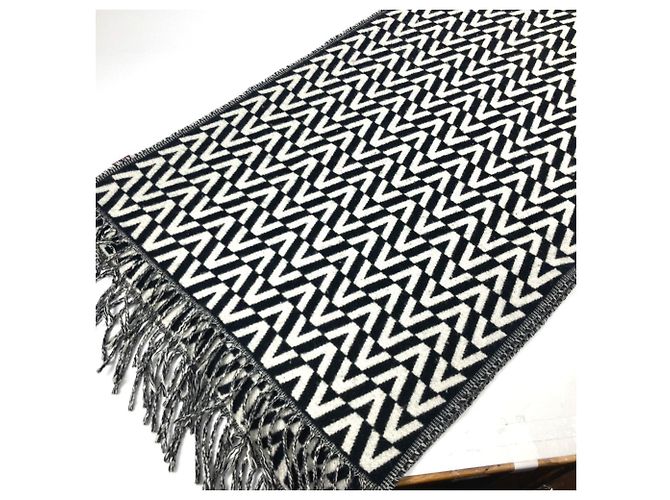 Valentino Bicolor Cashmere Schal mit Fransen Schwarz Weiß - Ansicht 7