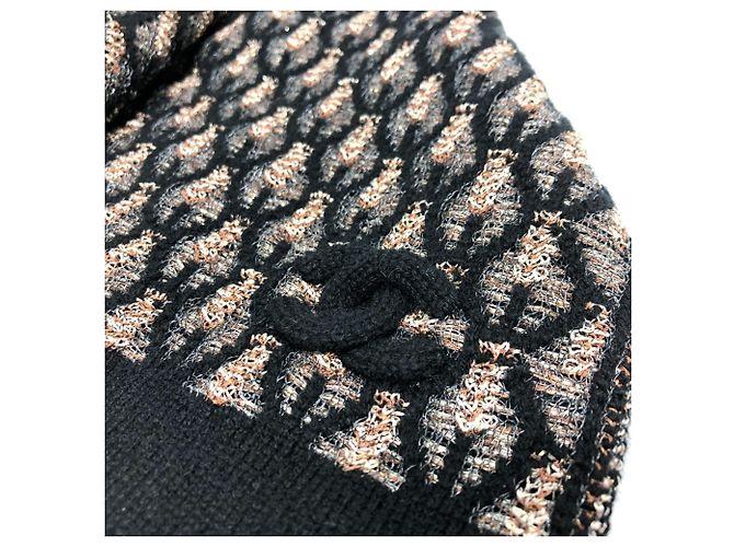 Schwarzer Schal von Chanel - Ansicht 10