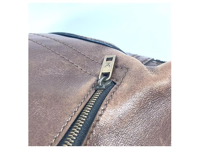 Borsa tote Louis Vuitton M92532 Utah Yulong Marrone - vista 11