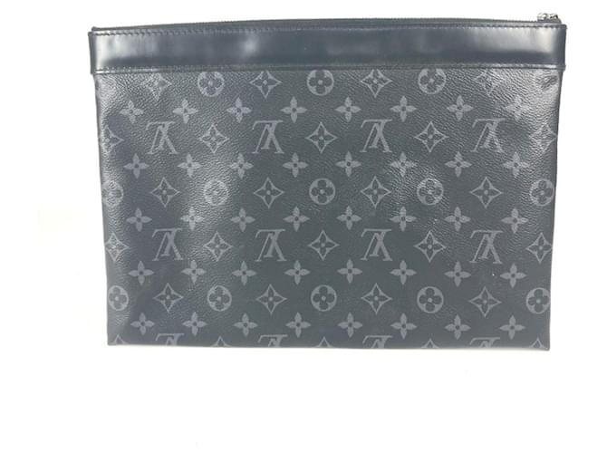 Borsa Pochette Discovery Monogram Eclipse di Louis Vuitton Nero Monogramma - vista 2