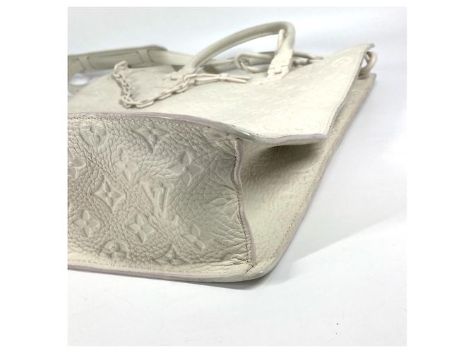 Borsa Sac Plat in Taurillon Monogram Louis Vuitton Bianco - vista 4