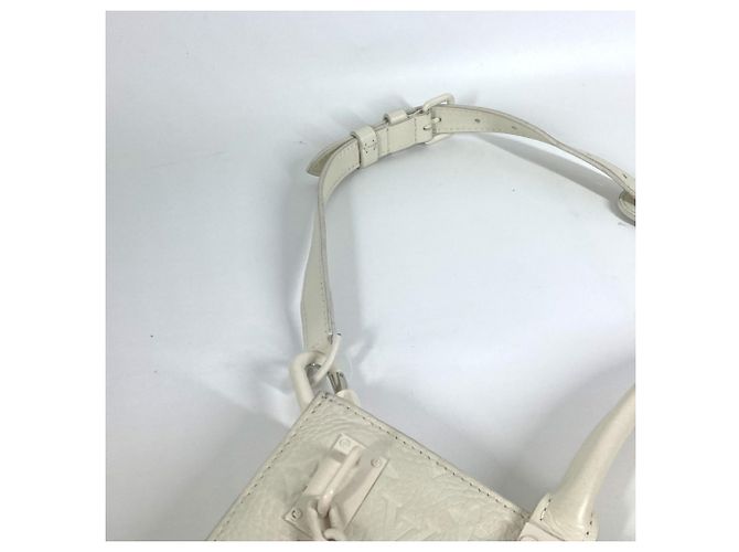 Borsa Sac Plat in Taurillon Monogram Louis Vuitton Bianco - vista 7