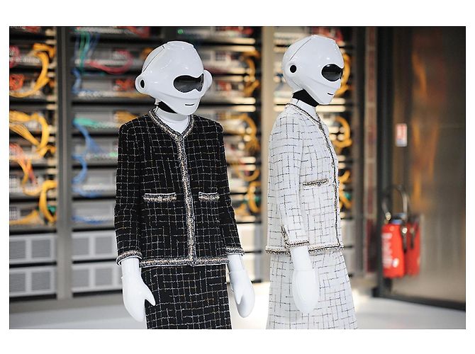 Chanel Nova coleção de robôs lendários Jaqueta de tweed preto 38 FR - vista 3