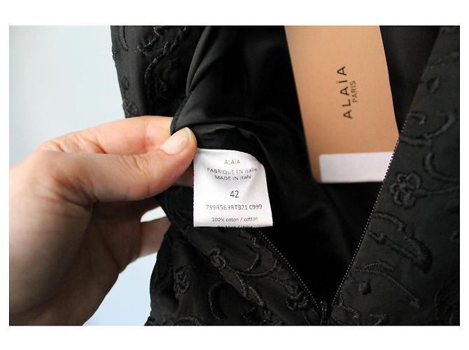 Abito Alaïa nero in cotone con ricami floreali - vista 10