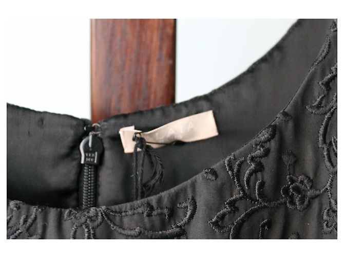 Abito Alaïa nero in cotone con ricami floreali - vista 3