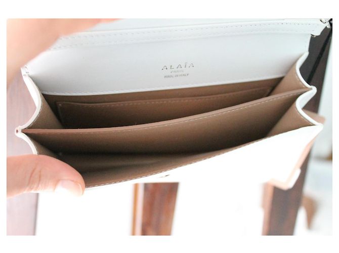 Borsa Alaïa in pelle bianca Bianco - vista 16