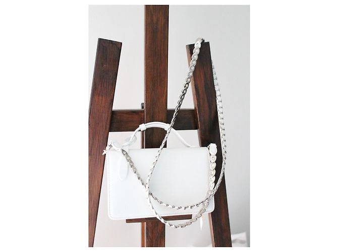Borsa Alaïa in pelle bianca Bianco - vista 2