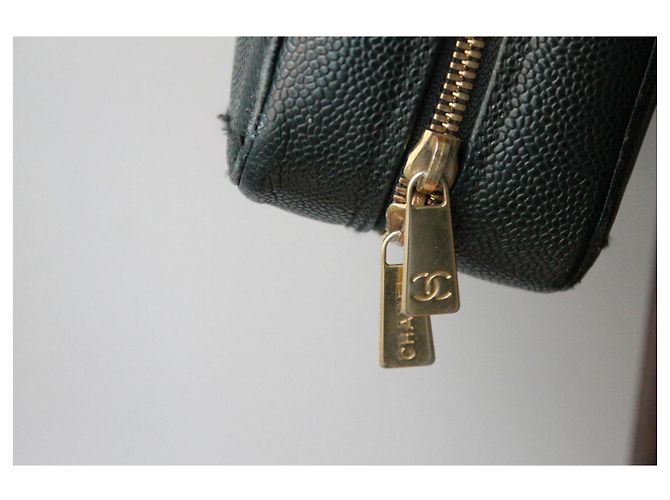 Borsa da viaggio Chanel in pelle caviar verde abete - vista 7