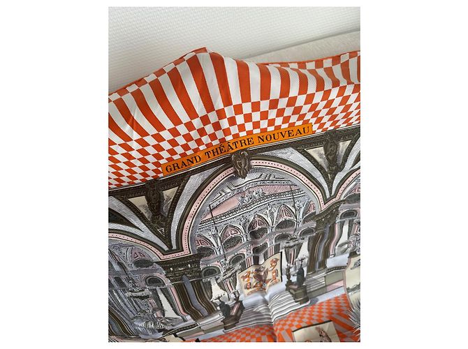 Sciarpa di seta Hermès Grand Théâtre Nouveau arancione - vista 3