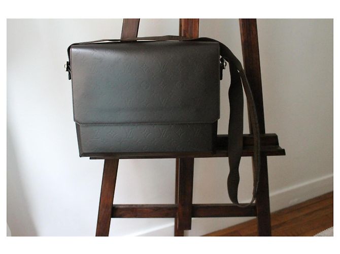 Louis Vuitton Borsa a Spalla Fonzie in Pelle Marrone Monogramma - vista 2