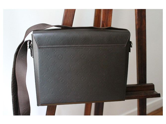 Louis Vuitton Borsa a Spalla Fonzie in Pelle Marrone Monogramma - vista 4