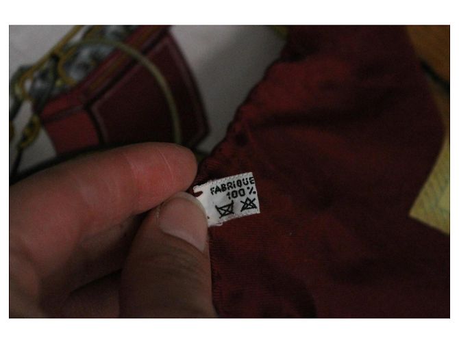 Sciarpa di seta Hermès bianca e bordeaux 90x90 Multicolore - vista 10