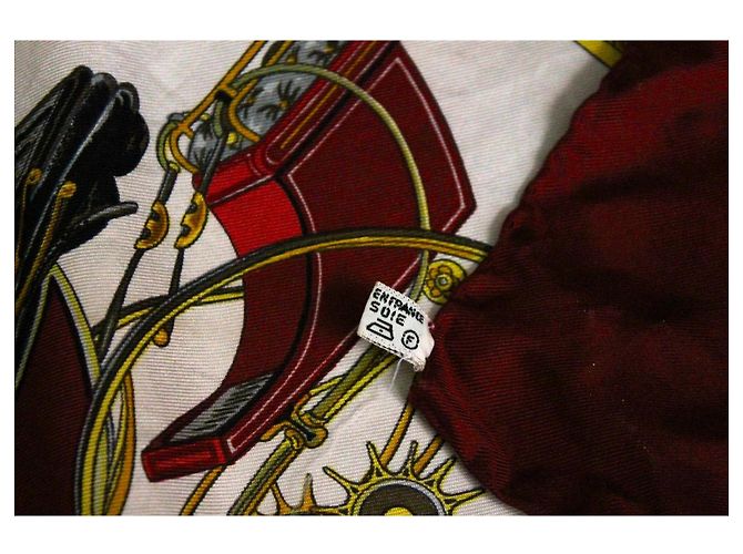 Sciarpa di seta Hermès bianca e bordeaux 90x90 Multicolore - vista 9