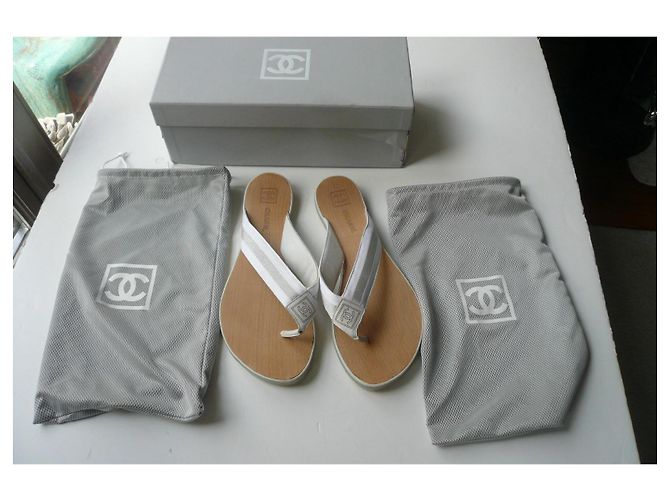 CHANEL Infradito in legno bianchi T41 Bianco - vista 2