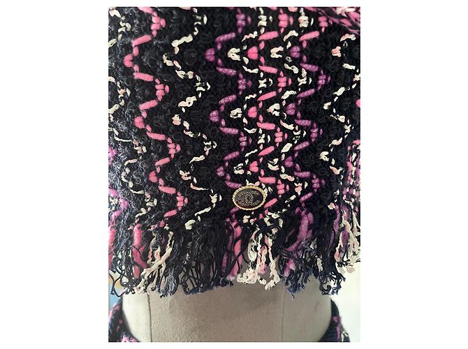 Conjunto Chanel de tweed com crop top e mini short rosa Multicor - vista 3