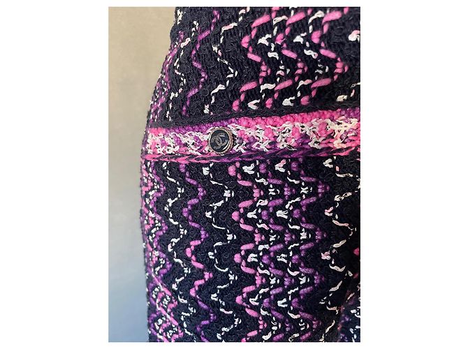 Conjunto Chanel de tweed com crop top e mini short rosa Multicor - vista 5