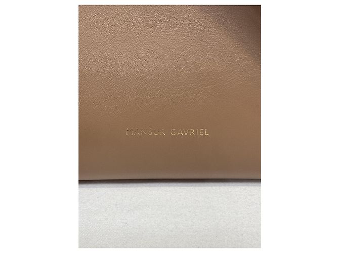 Sac seau mini Mansur Gavriel en cuir beige - vue 12