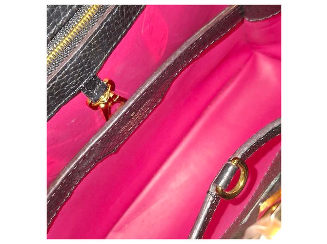 Bolsa de mão Louis Vuitton Capucines BB em couro preto - Ansicht 8
